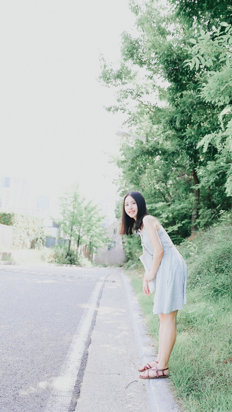可爱圆脸妹子旅拍随性清新怡人