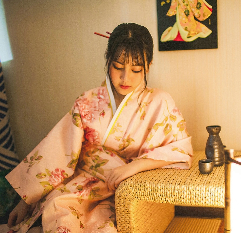 酒馆内日系和服美女醉生梦死诱人可口