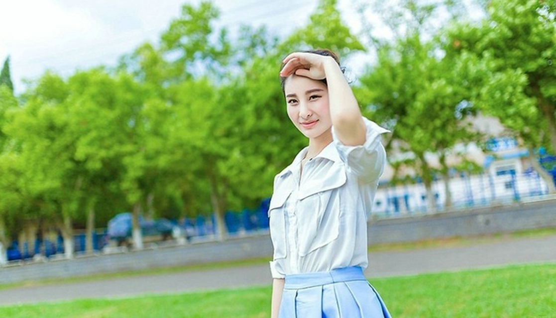 清爽校园甜美女生阳光温馨唯美迷人写真