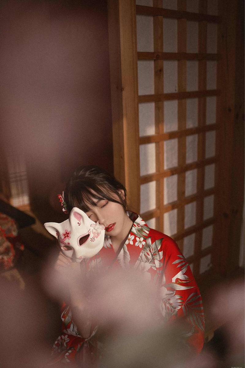 日本红唇红色和服美女粉嫩浴衣唯美动人