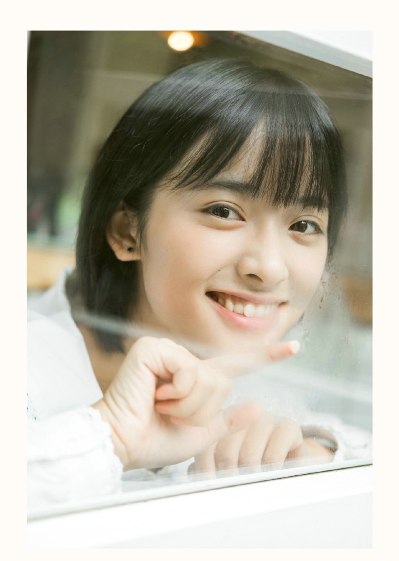 日系短发森系妹子甜美精致五官
