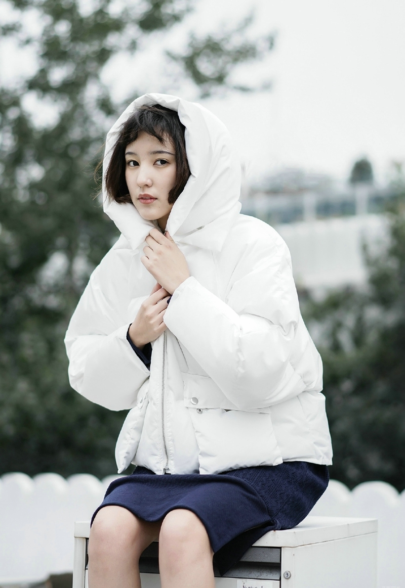 羽绒服短发个性精致五官美女漂亮吸睛