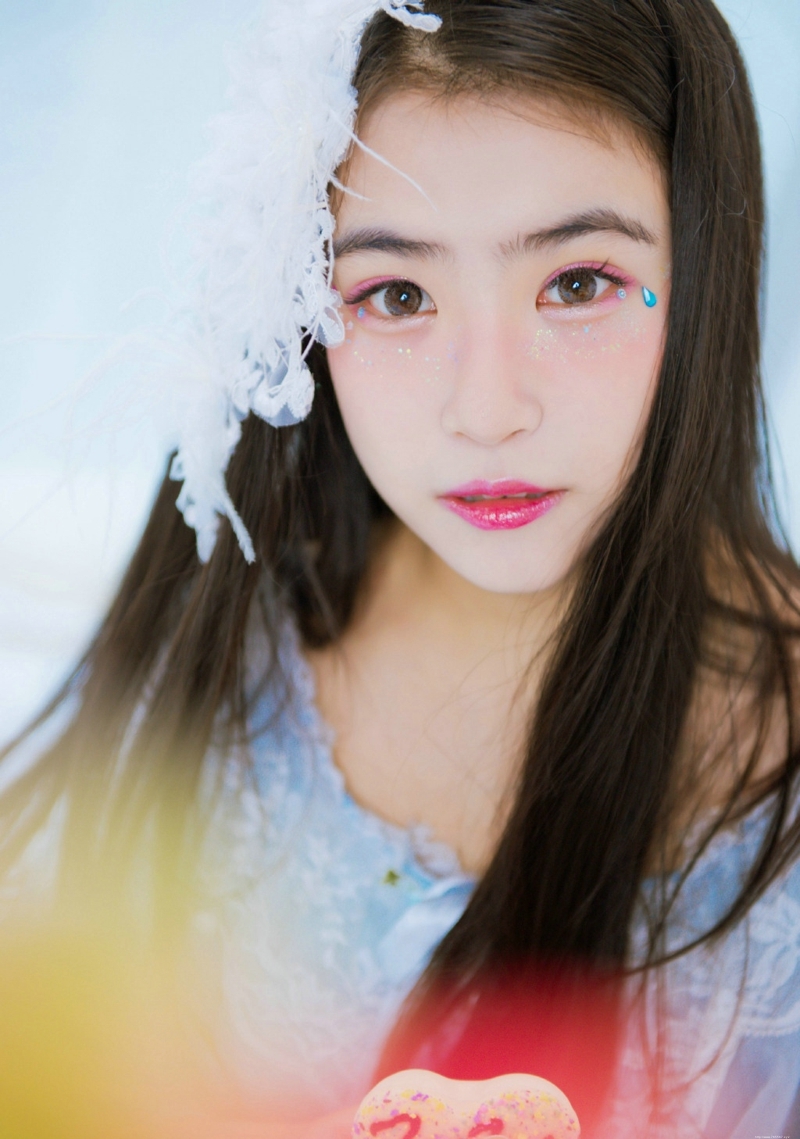 私房薄纱少女娇嫩白皙肌肤写真