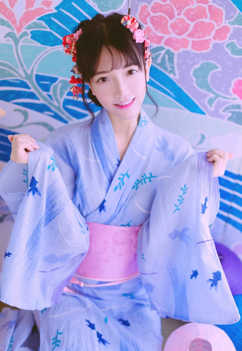 日系私房内的和服妹子清爽美艳写真