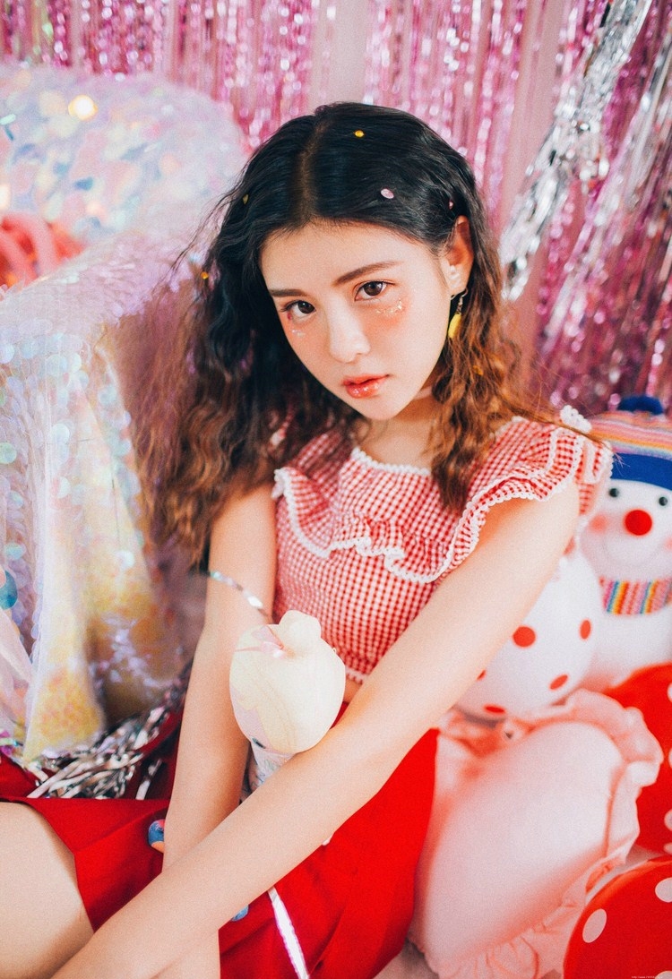 私房粉嫩糖果小美女甜美靓丽可人