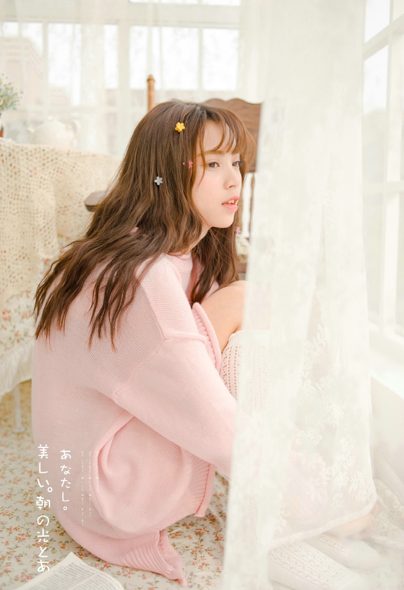 娇滴滴美少女卷发如洋娃娃般可爱写真