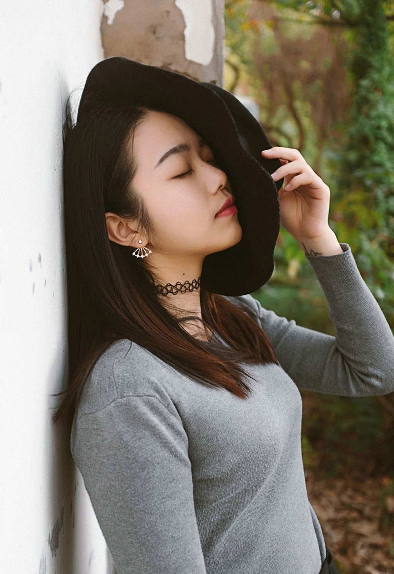 气质英伦风美女寂寥孤独独自一人写真