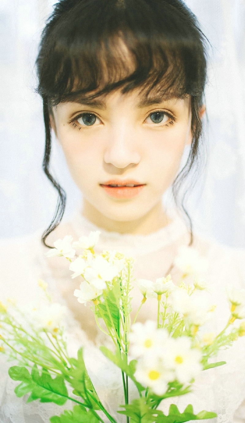 高颜值混血美女向日葵阳光洒进心里