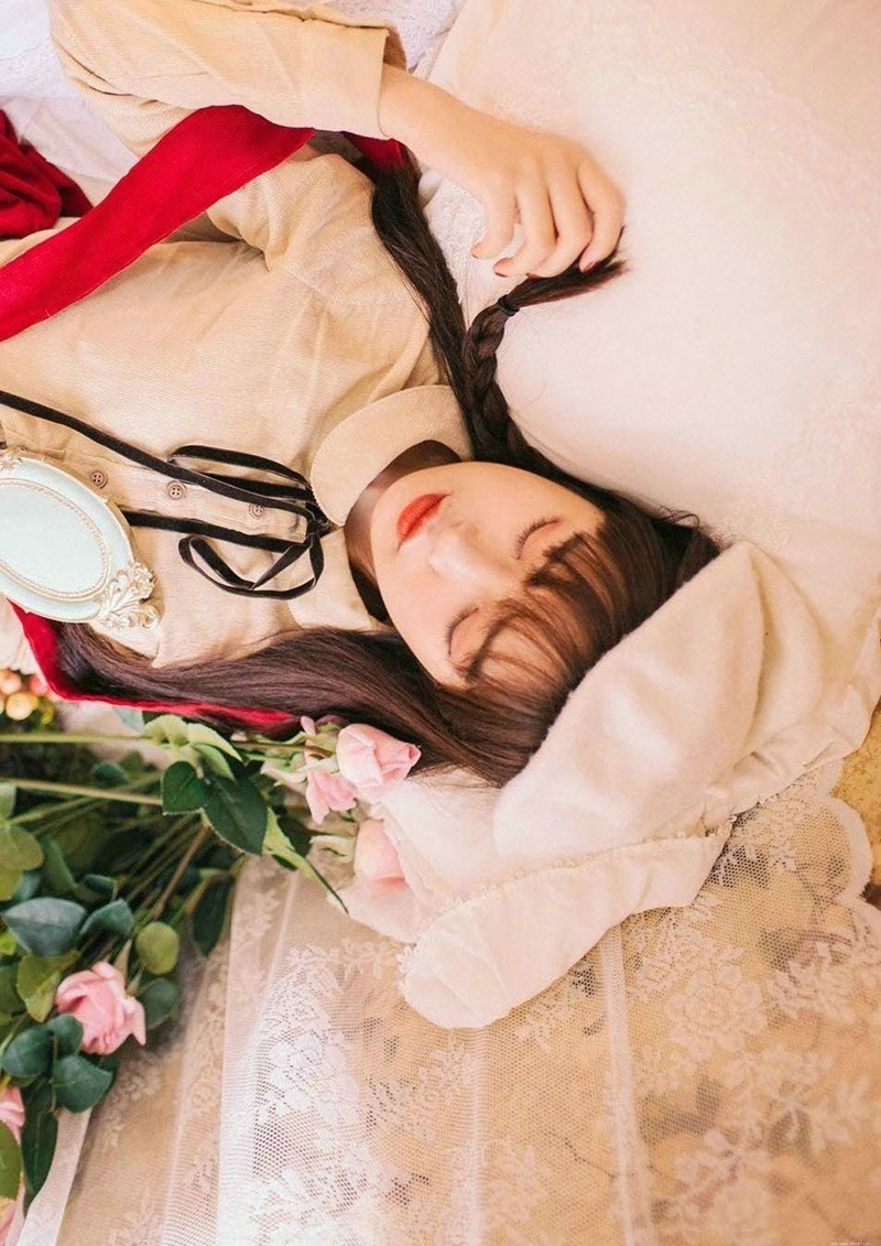 安静甜蜜少女私房靓丽养眼写真