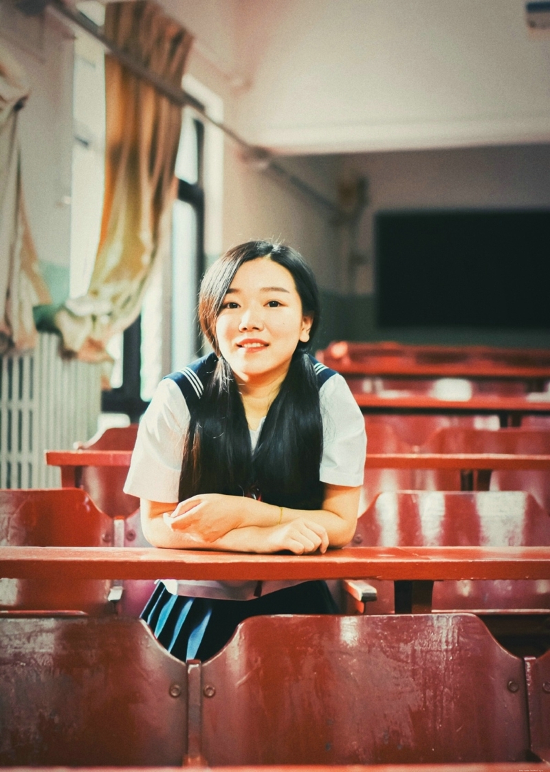 校服长发妹子双马尾清新迷人