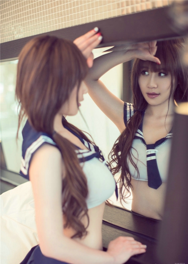 制服诱惑美女时尚性感人体艺术写真图片