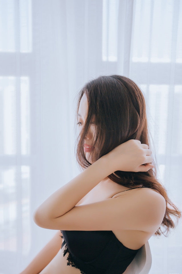 美胸妹子性感内衣诱惑居家写真