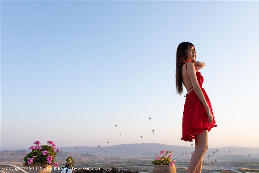 小清新美女小熊猫Panda酥胸美腿诱惑生活照