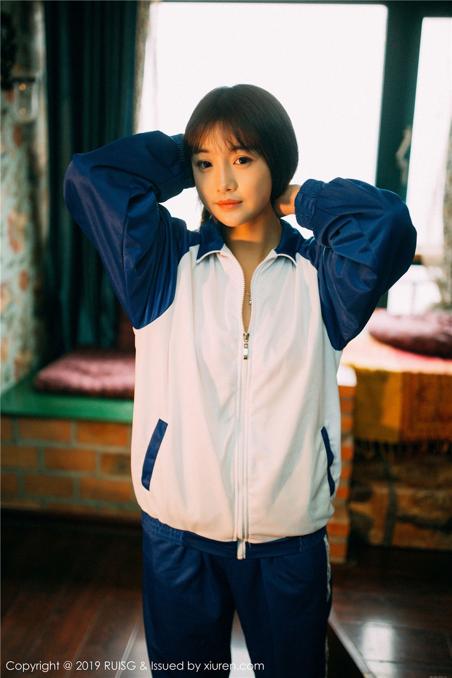 小清新美女圆圆Daphne学生装酥胸诱惑