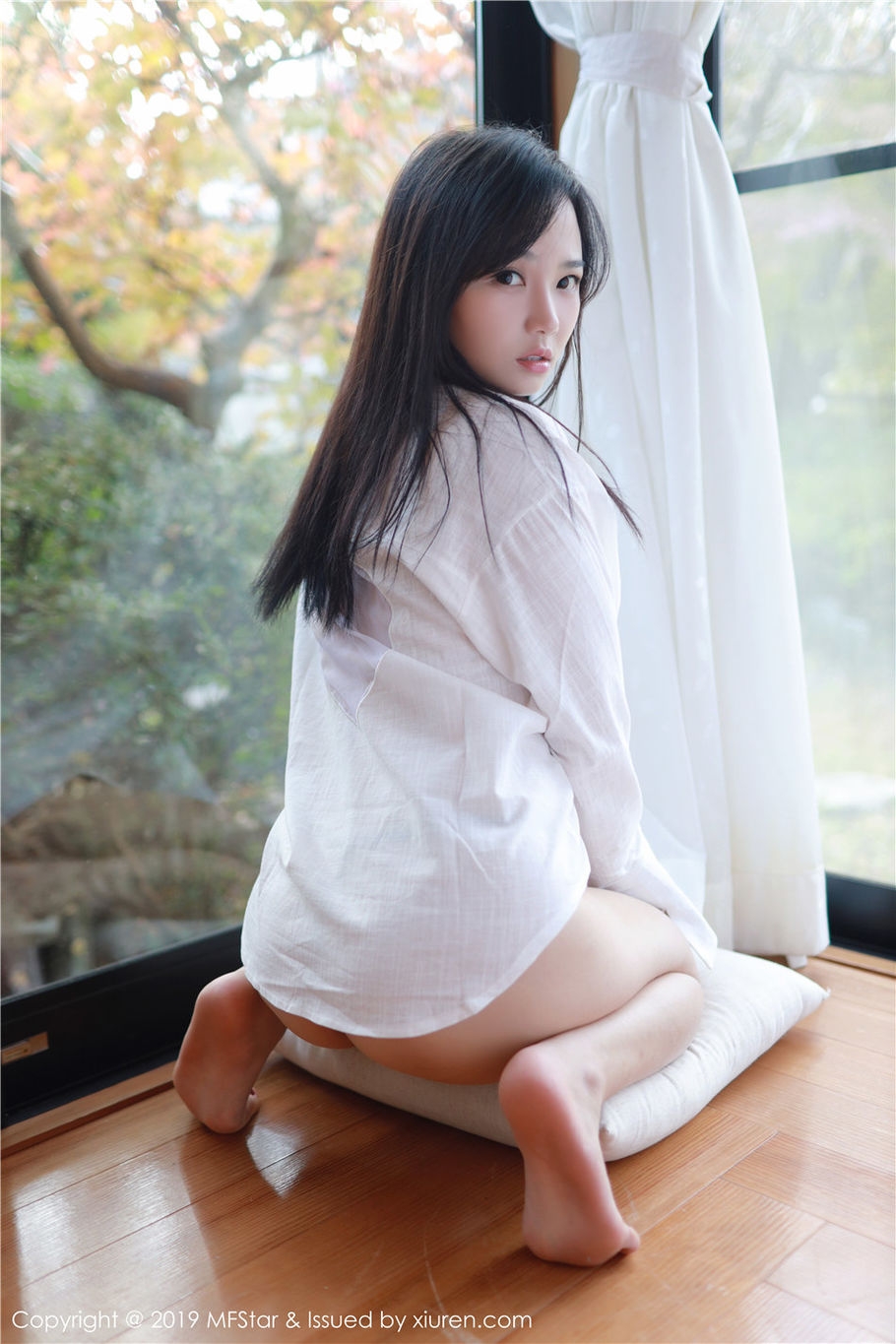 小清新美女徐微微mia诱惑美乳私房照