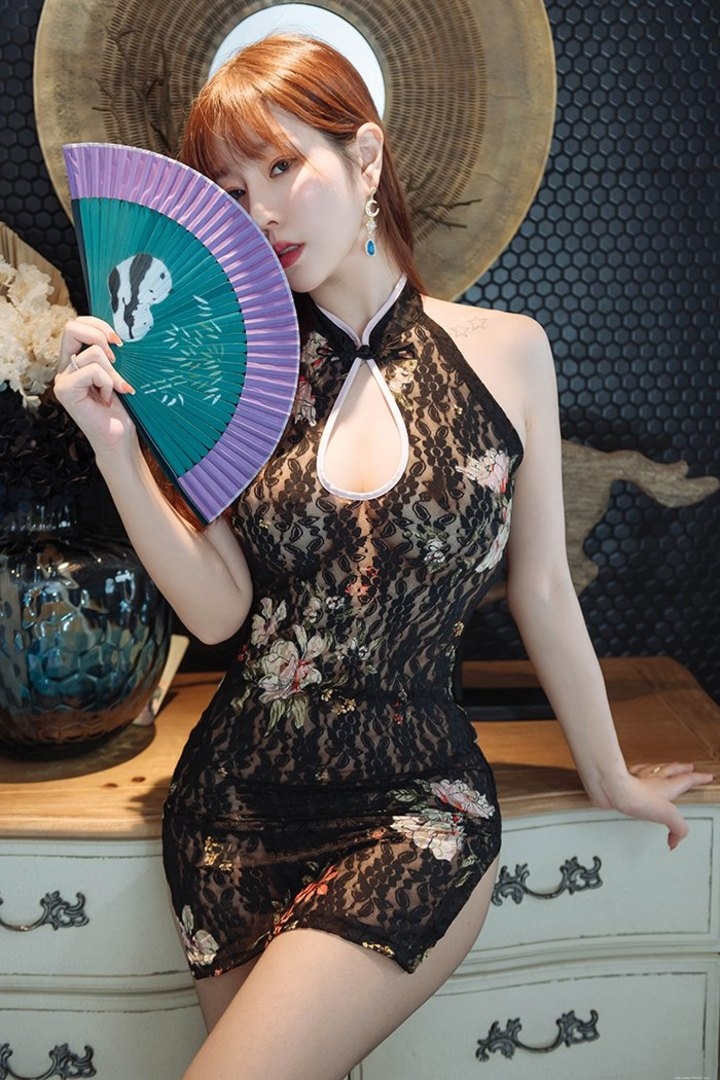 酒店头牌mm旗袍黑丝古风大尺度私房写真