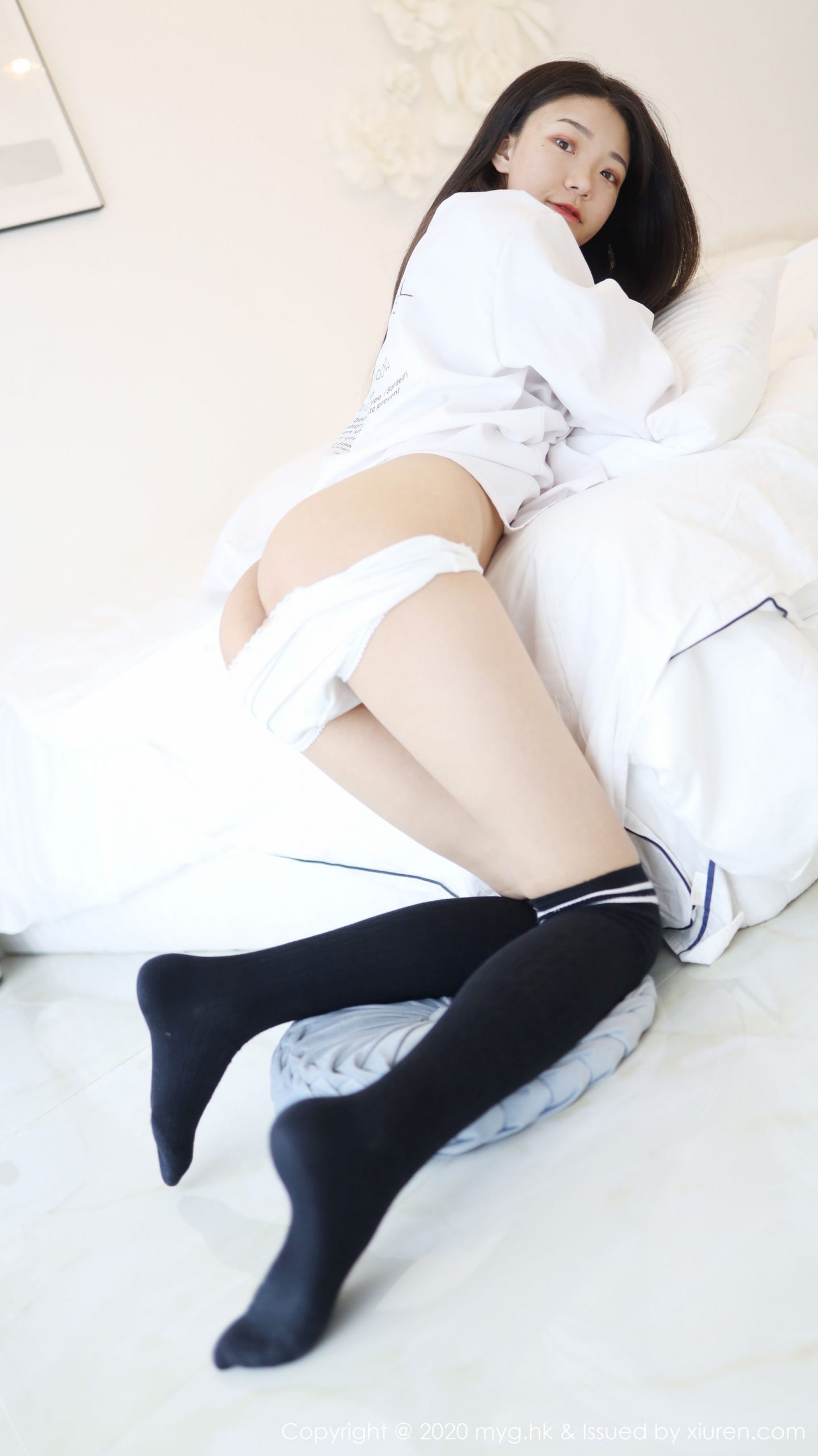 [美媛馆MyGirl] Vol.439 Laura张小妮 《经典的JK制服》 写真集