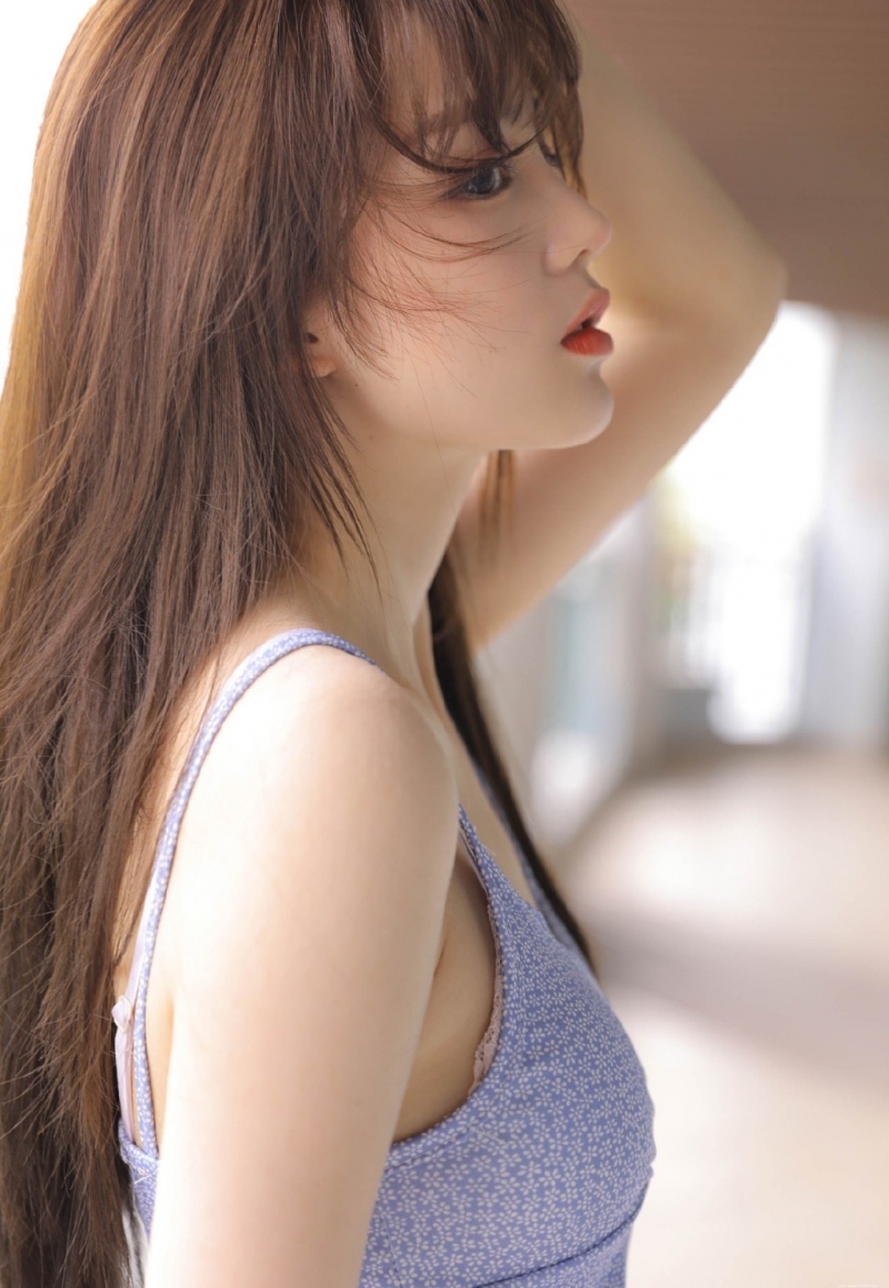 黑长直美女气质清新妹子图