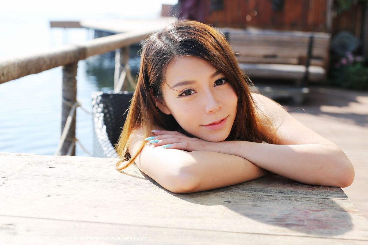 [MyGirl美媛馆] 美女模特Vetiver嘉宝贝儿唯美长裙+牛仔装小清新套图 Vol.106