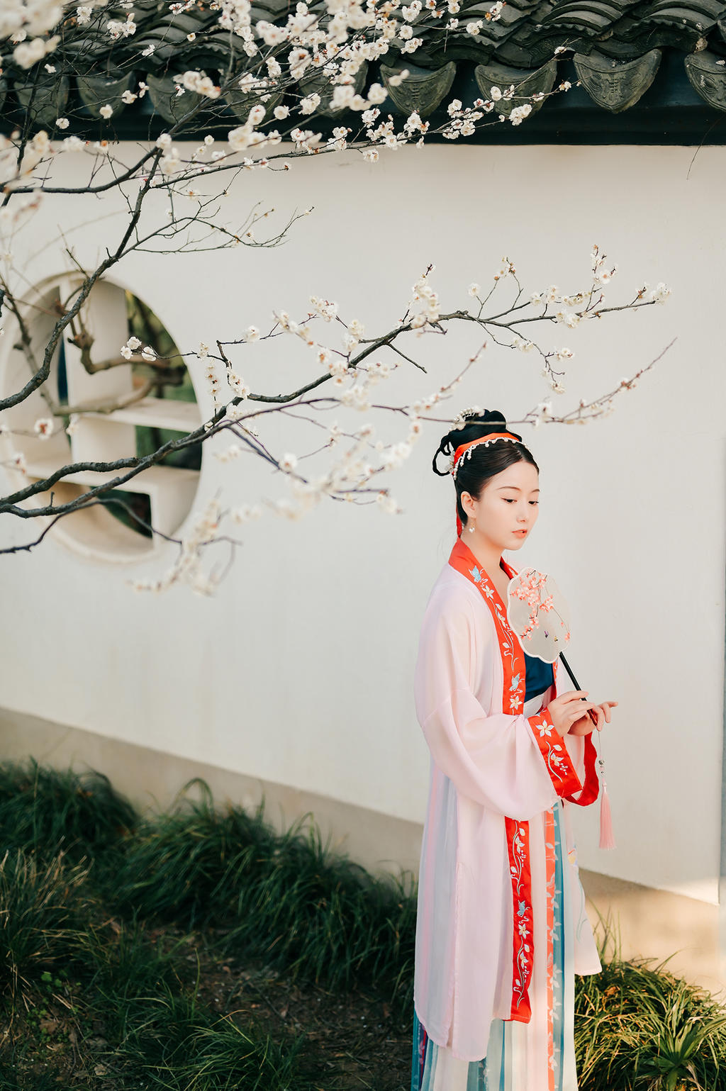 红唇雪肤汉服美女唯美古风摄影