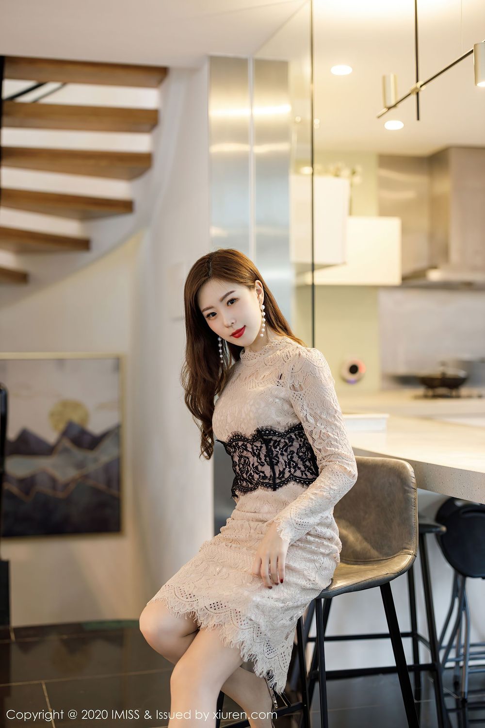 [IMiss爱蜜社] 美女模特杨紫嫣Cynthia – 华丽礼裙丝袜美腿性感写真 Vol.517