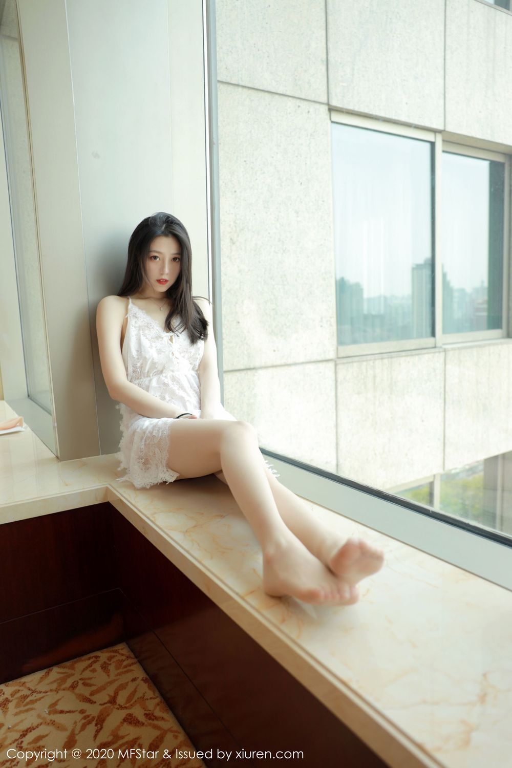 [MFStar模范学院] 新人模特言沫 – 丝袜美腿长发系列诱惑写真 Vol.315