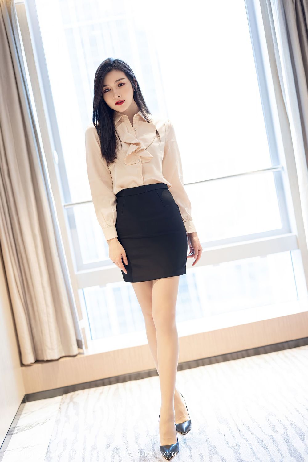 [IMiss爱蜜社] 气质美女Vanessa – 丝袜美腿职场OL制服系列写真 Vol.528