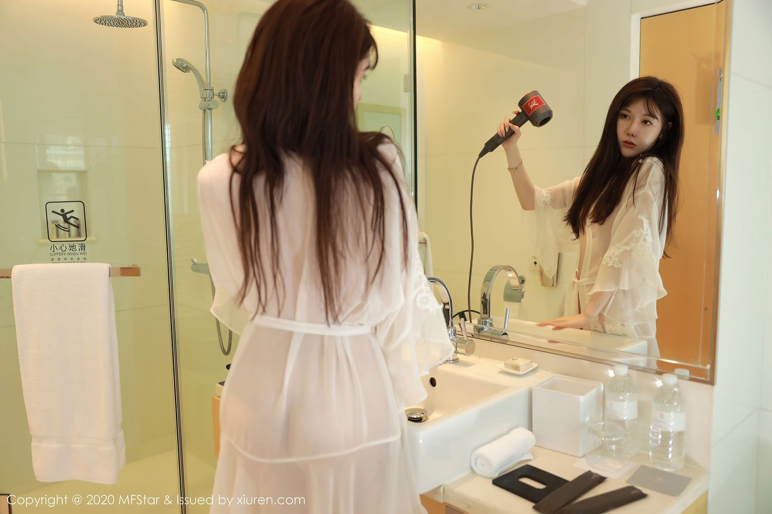 [MFStar模范学院] 美女模特薛琪琪sandy – 居家女友早上洗漱主题写真 Vol.373