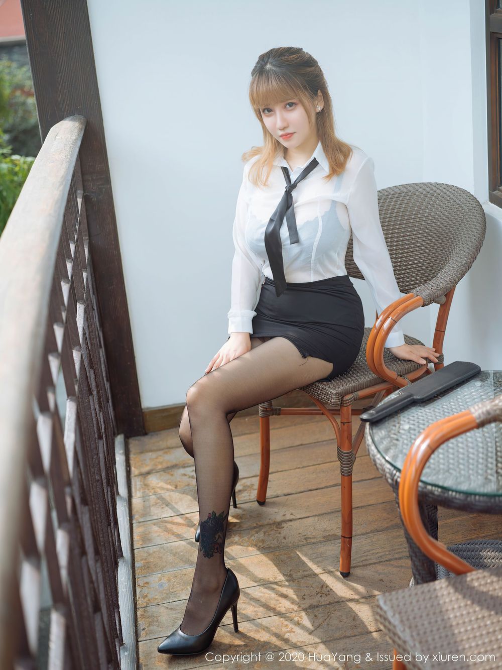 [HuaYang花漾] 美女模特周大萌 – 职场女秘书OL系列杭州旅拍 Vol.316