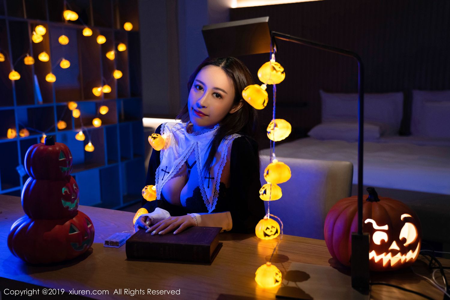 [XIUREN秀人网] 新人模特周井空 – 凹凸有致惹火迷人性感写真 No.1802