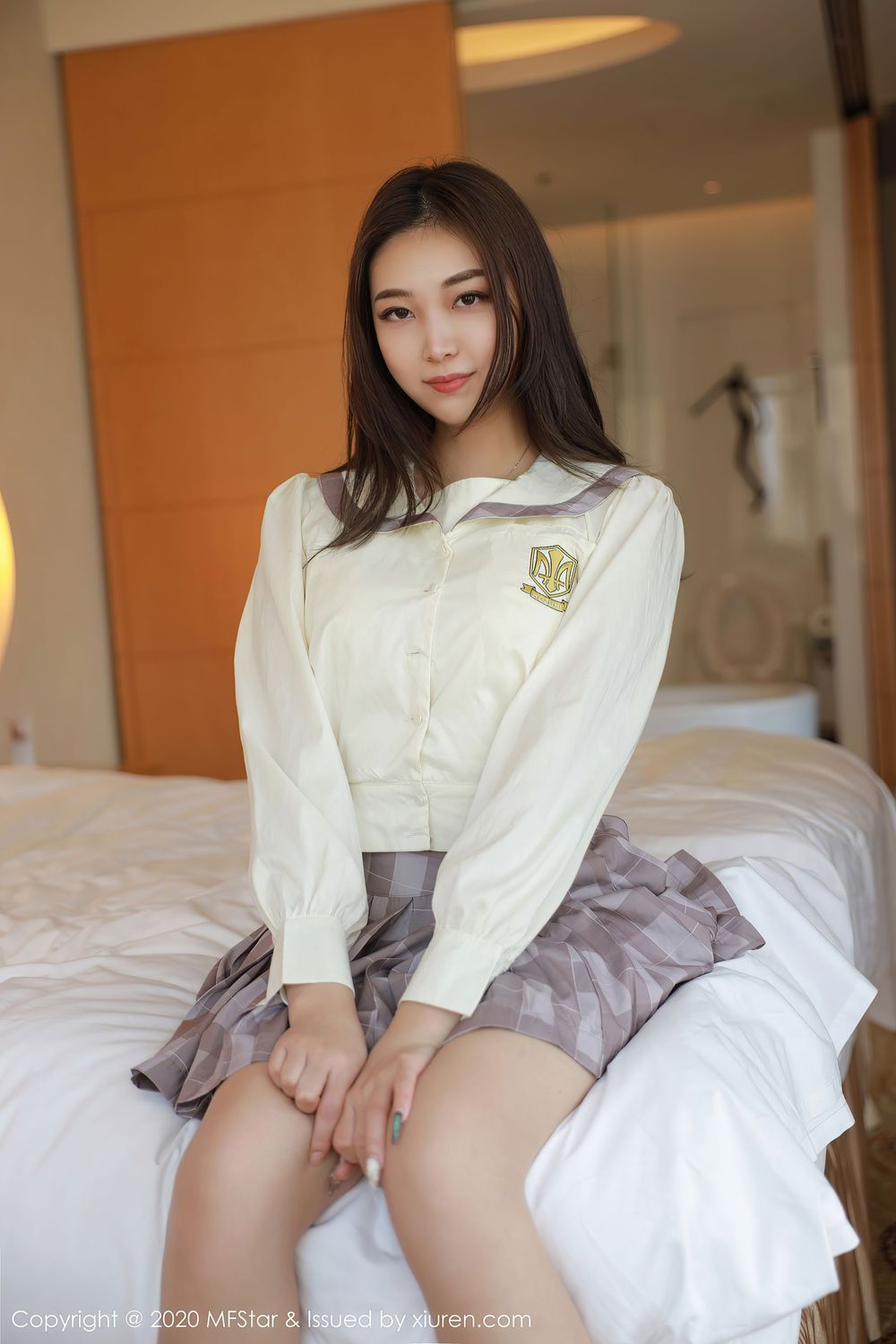 [MFStar模范学院] 新人模特郑颖姗 – JK制服内衣系列首套写真 Vol.399
