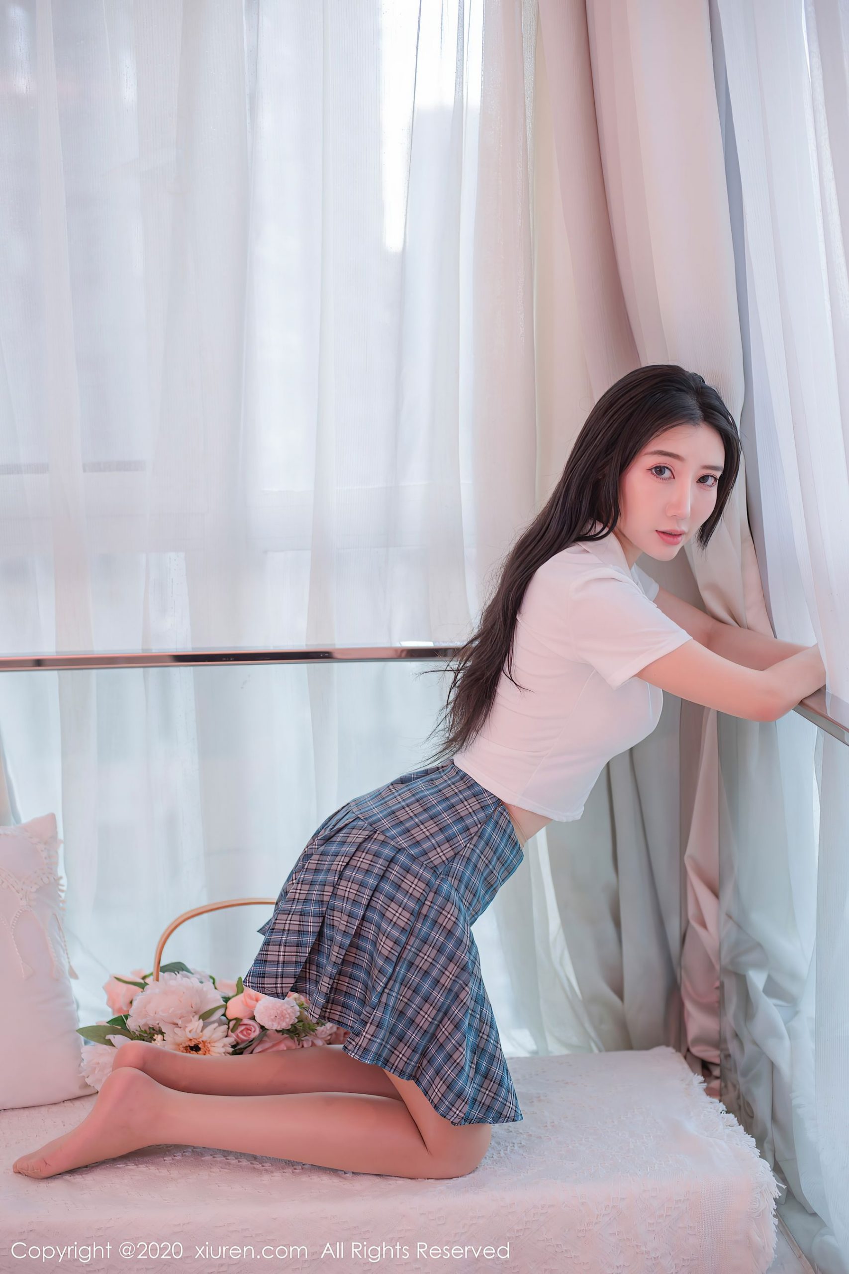 [秀人XiuRen] No.2412 陈梦babe – 学生制服百褶裙+肉色透明连体衣