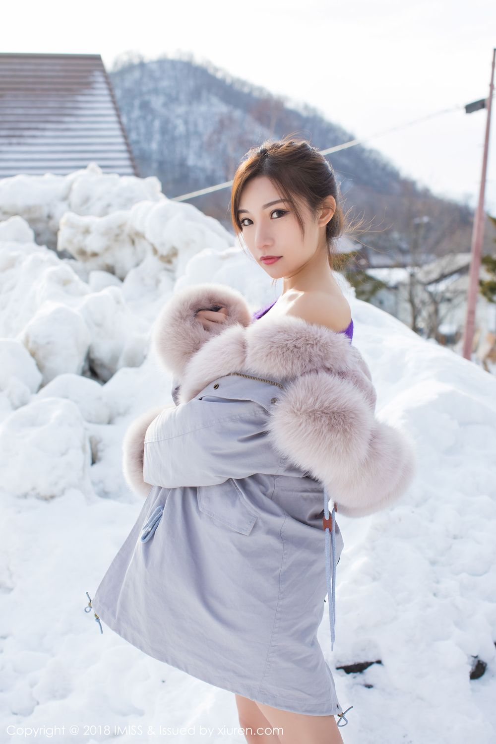 [IMiss爱蜜社] 性感女神小狐狸Sica – 丝袜美腿内衣诱惑情迷写真 Vol.261