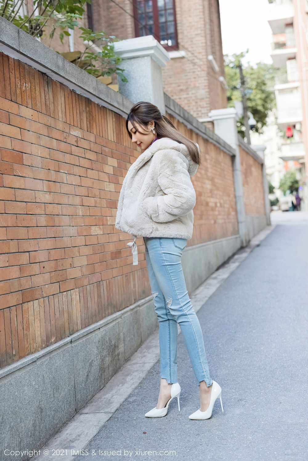 [IMISS爱蜜社] 美女模特小狐狸Kathryn – 牛仔裤美腿诱惑性感写真 VOL.541