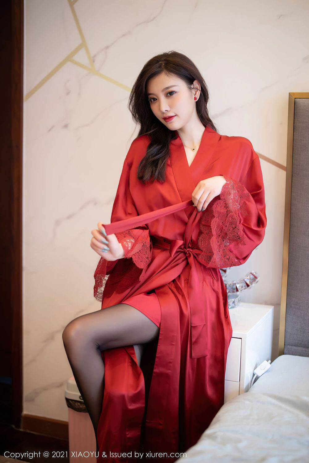 [XIAOYU语画界] 丽质女神杨晨晨sugar – 红色大衣+黑丝美腿性感写真 VOL.460