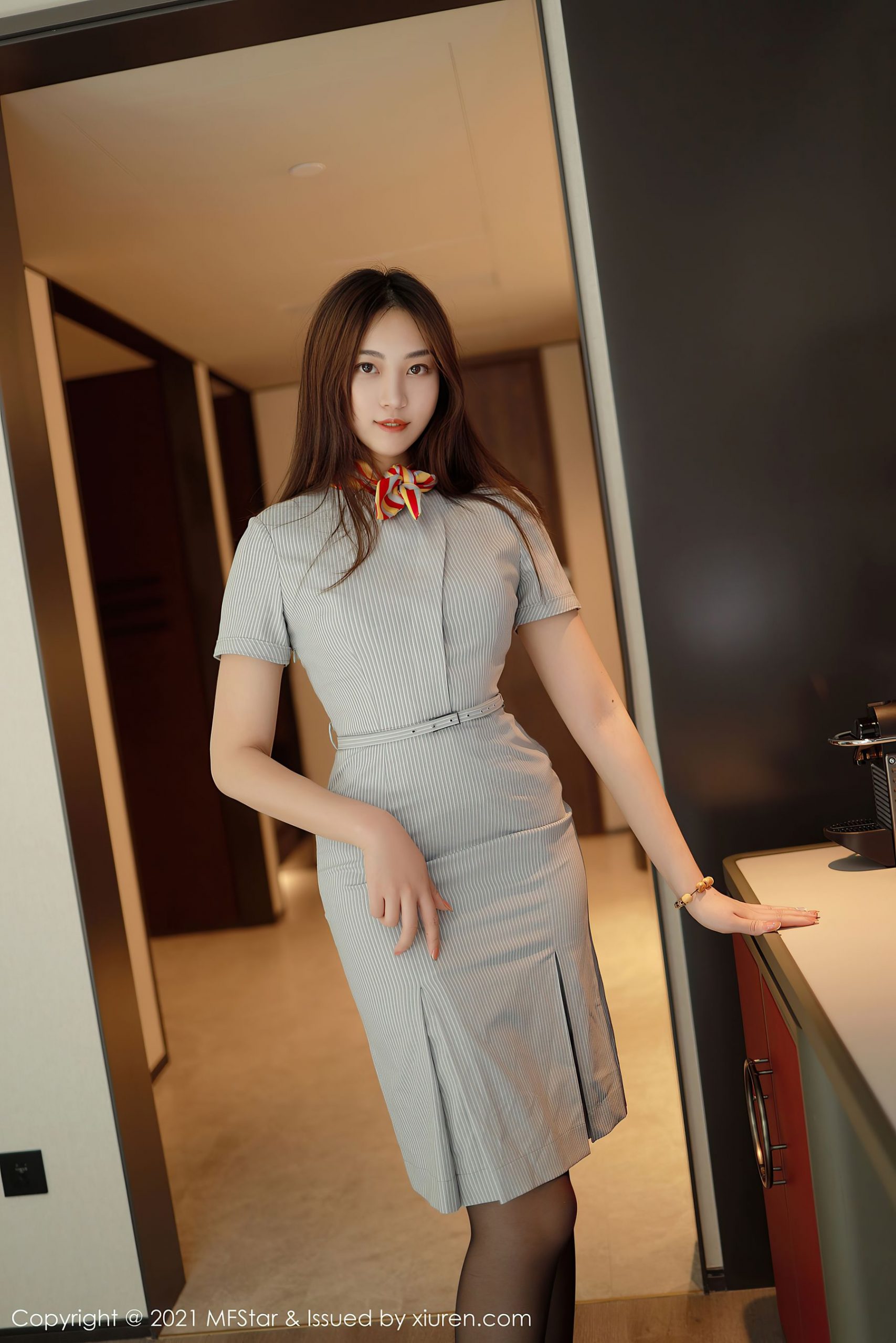 [模范学院MFStar] Vol.454 郑颖姗Bev – 性感职业装与蕾丝吊袜系列