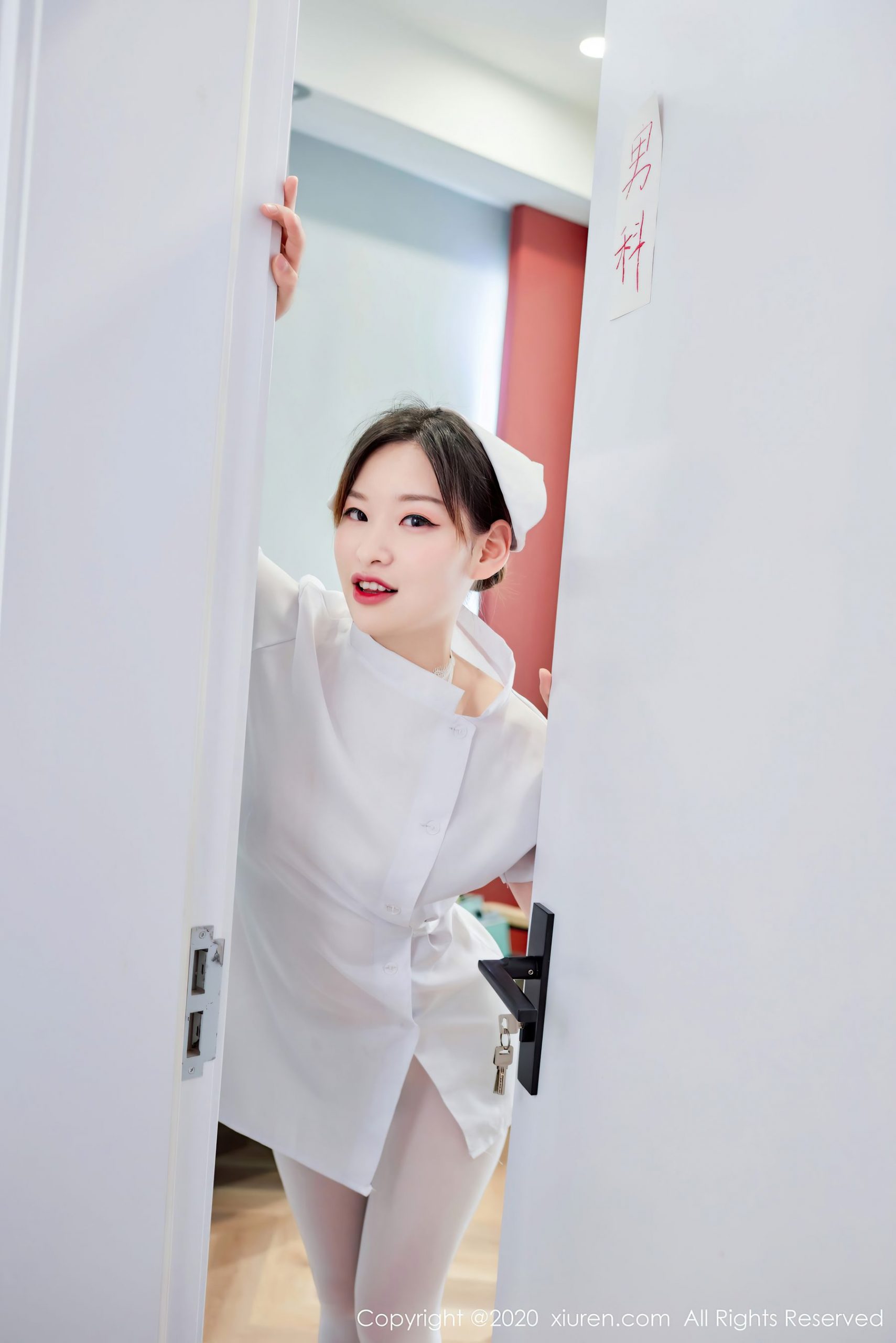 [秀人XIUREN] No.2789 范京宜 – 一次愉快的生活体验