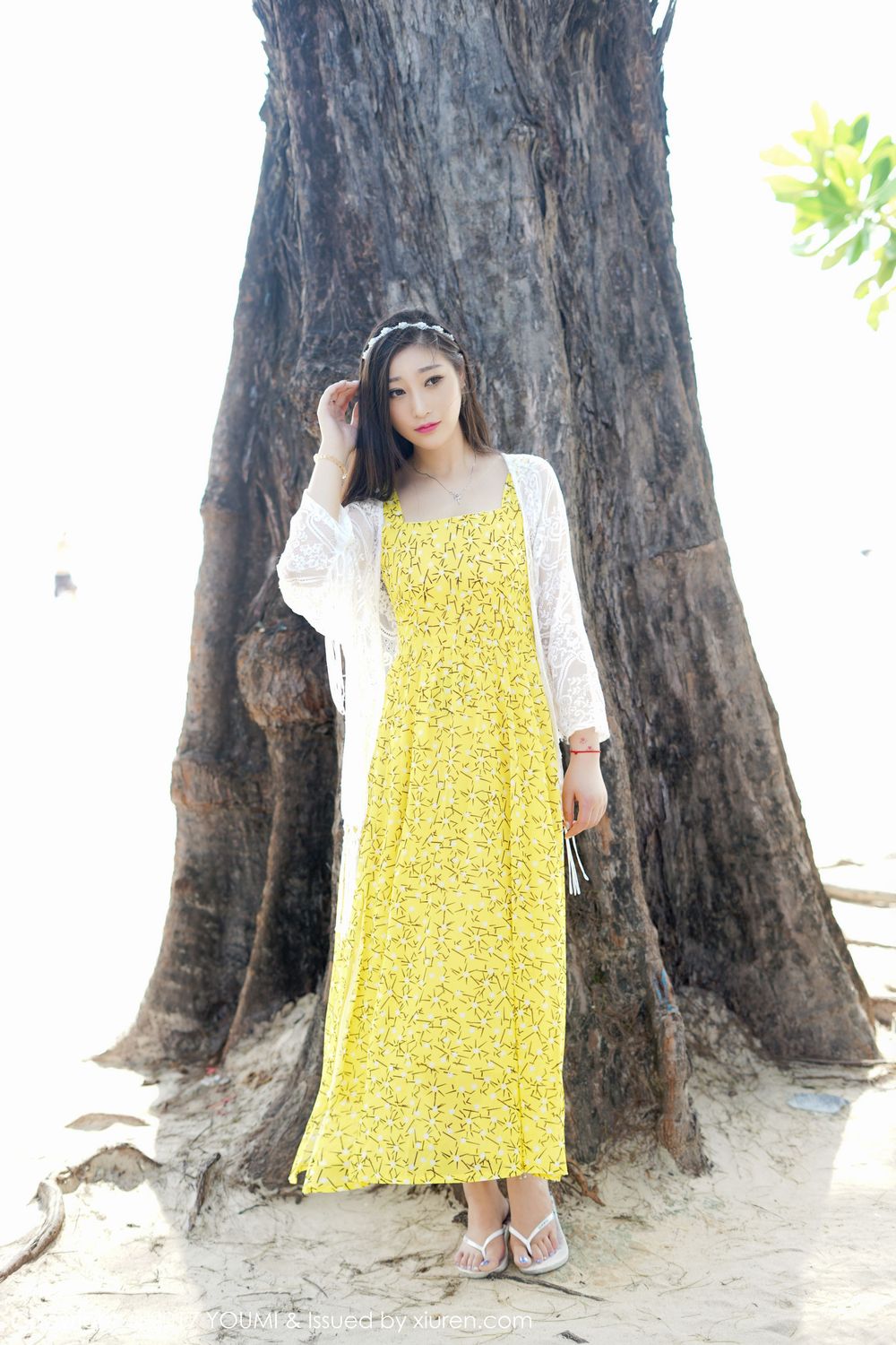 [YouMi尤蜜荟] 性感女神妲己_Toxic – 黄色连衣裙普吉岛户外旅拍 VOL.054