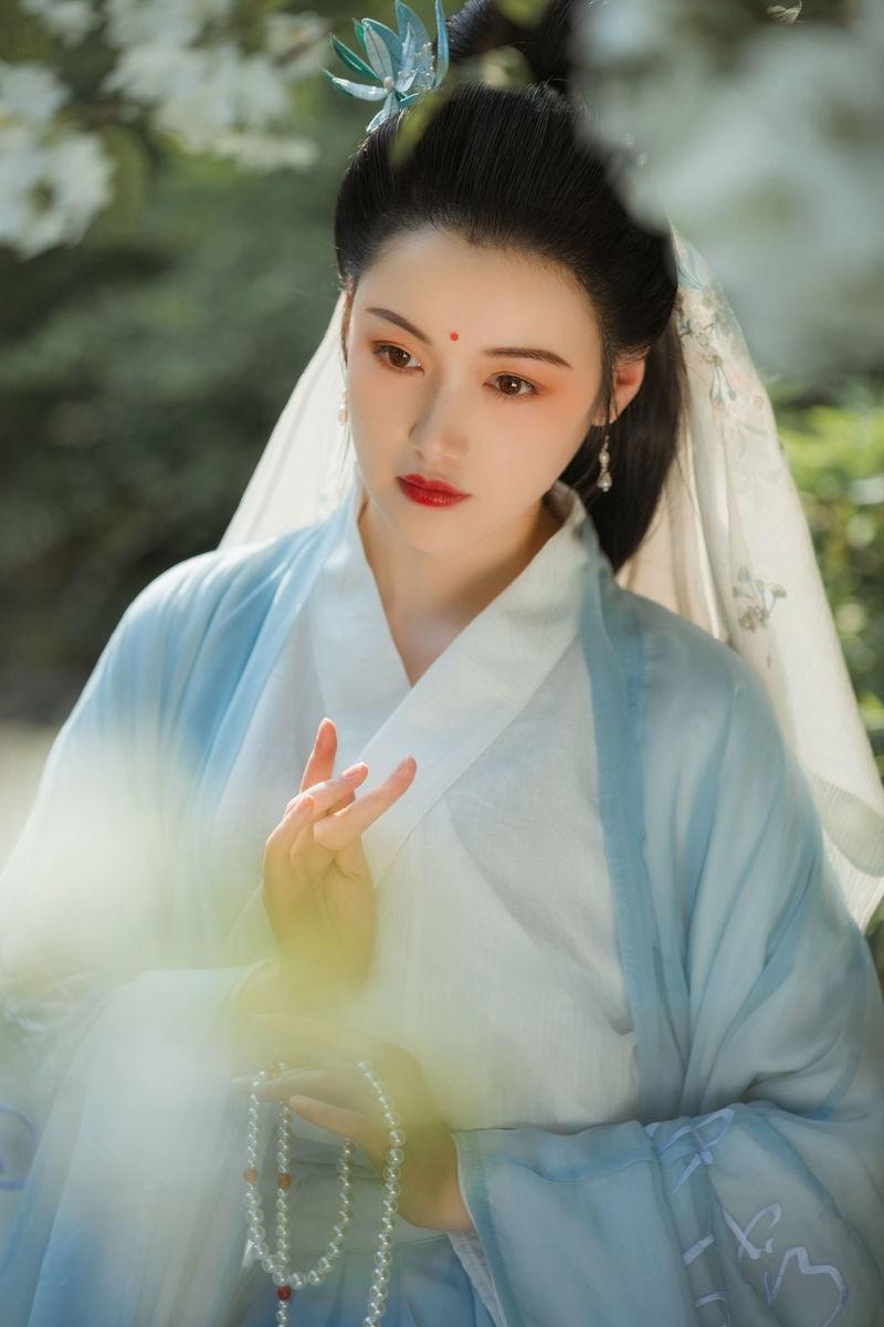 古装美女花容月貌秀色可餐图片