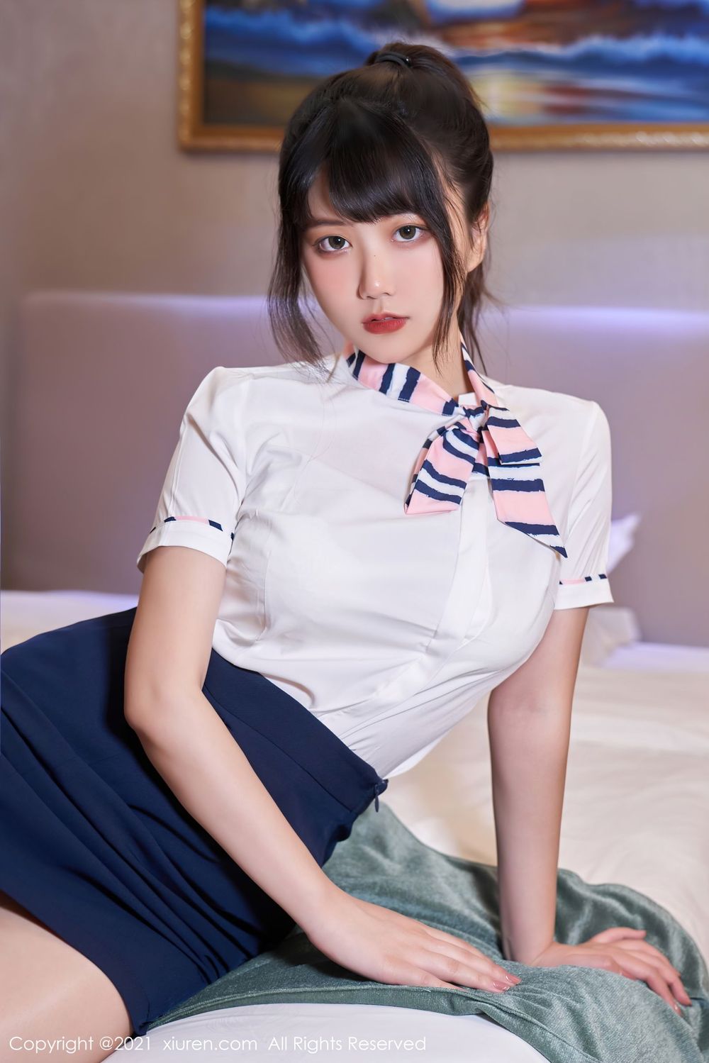[XiuRen秀人网] 新人模特夏可馨amii – 职业制服OL系列性感写真 No.3667