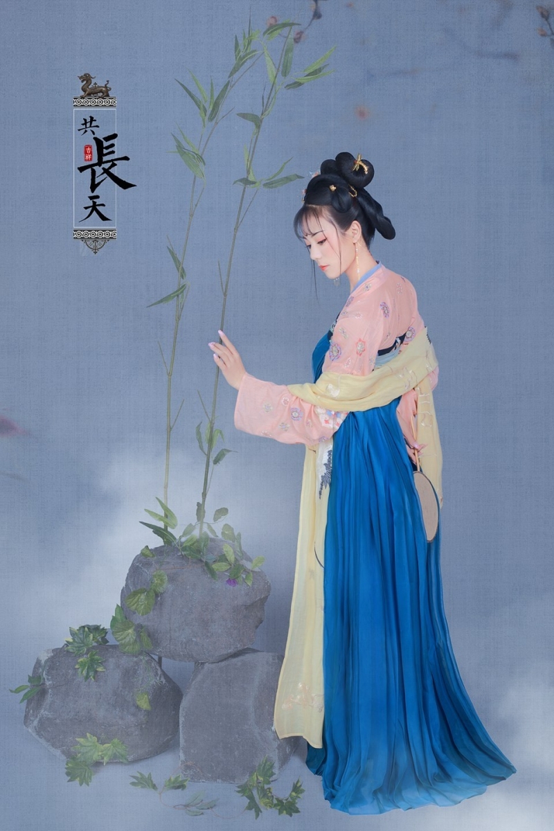 温柔大家闺秀汉服妆容温婉写真图