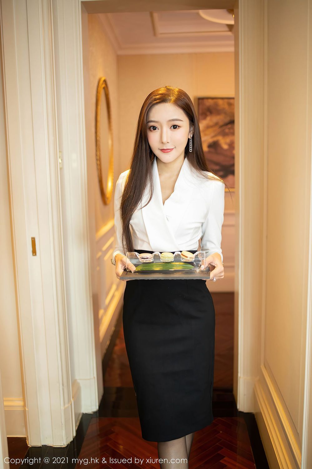 [MyGirl美媛馆] 性感女神王馨瑶yanni – 女秘书的生日礼物主题拍摄 Vol.492