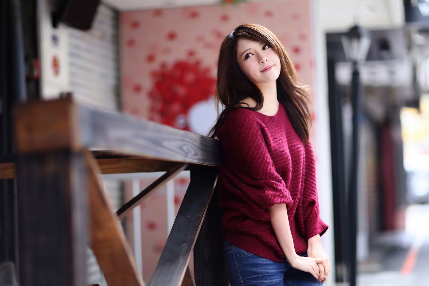 [台湾正妹] 美妆达人张齐郡JULIE – 多套服饰外拍写真