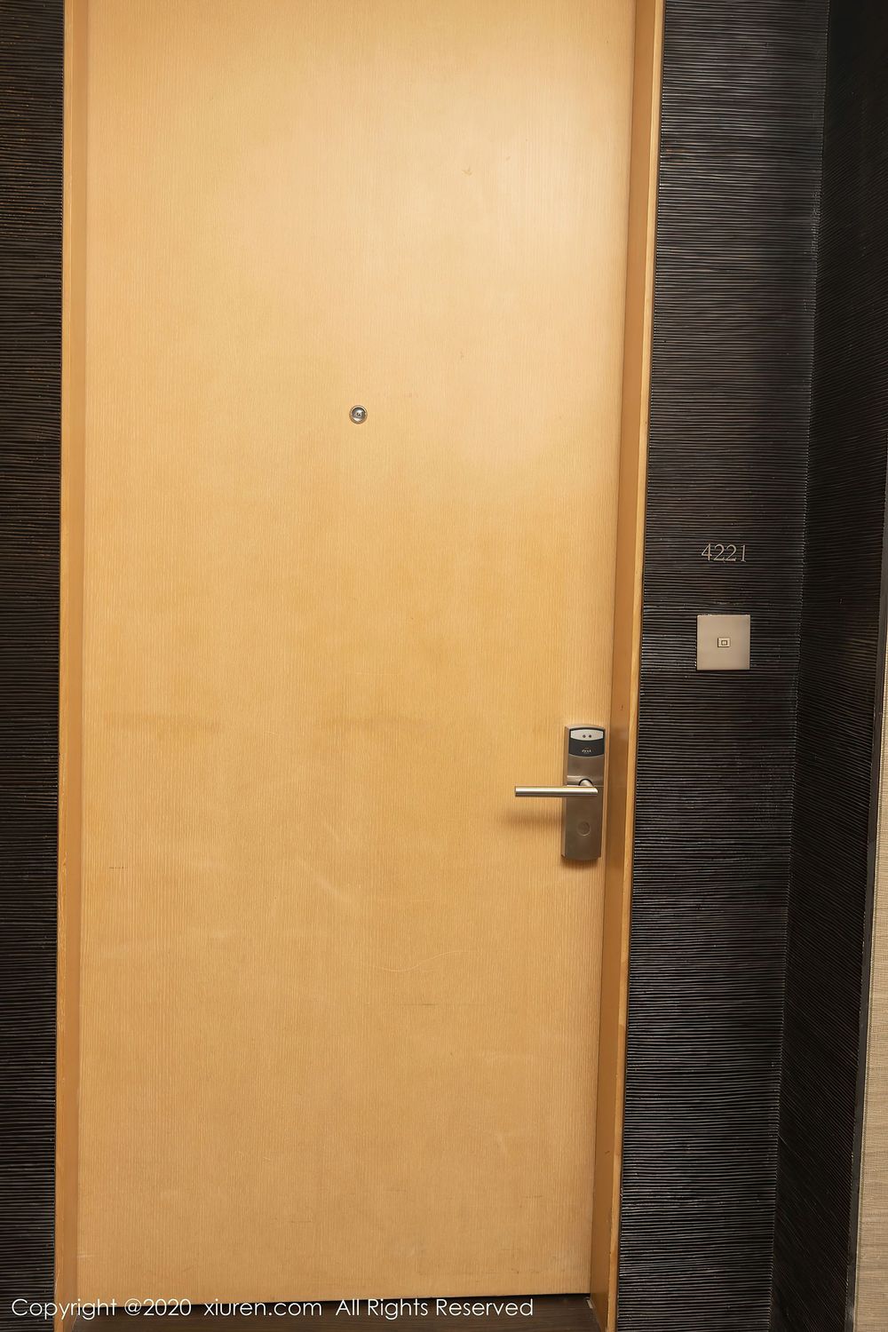 [XIUREN秀人网] 美女模特陈小喵 – 酒店客房上门维修主题系列写真 No.2860