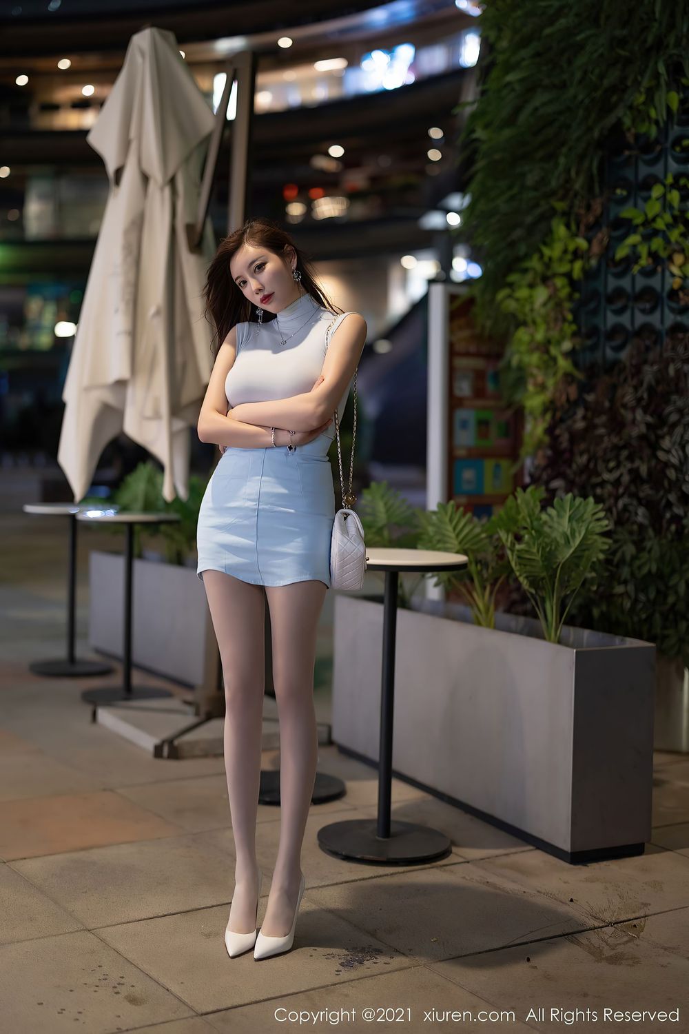 [XiuRen秀人网] 性感女神杨晨晨sugar – 浅色服饰+丝袜系列私房写真 No.3520