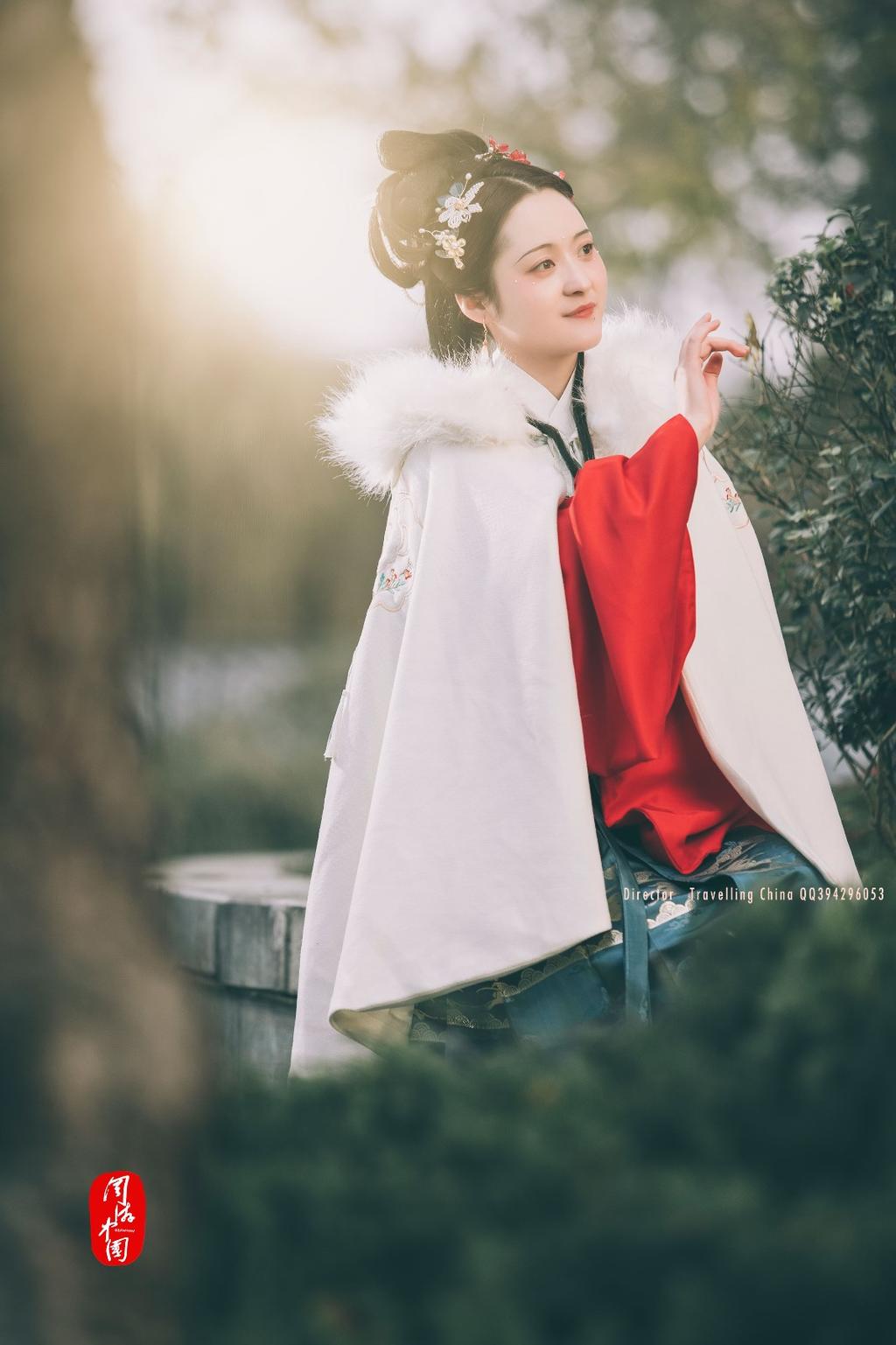 汉服美女红唇雪肤唯美古风摄影