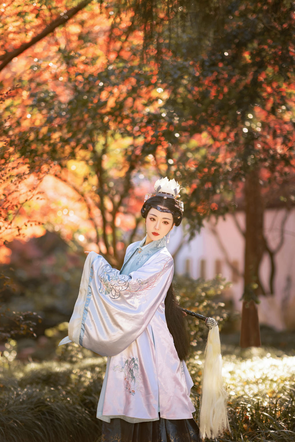 嫦娥仙子容貌俏丽身姿窈窕图片