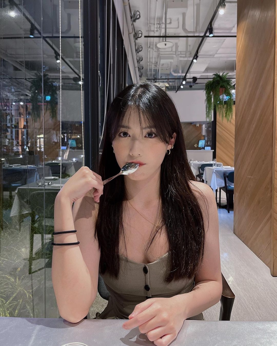 “Annie阿楚”辣翻网友！凹凸曲线有够猛