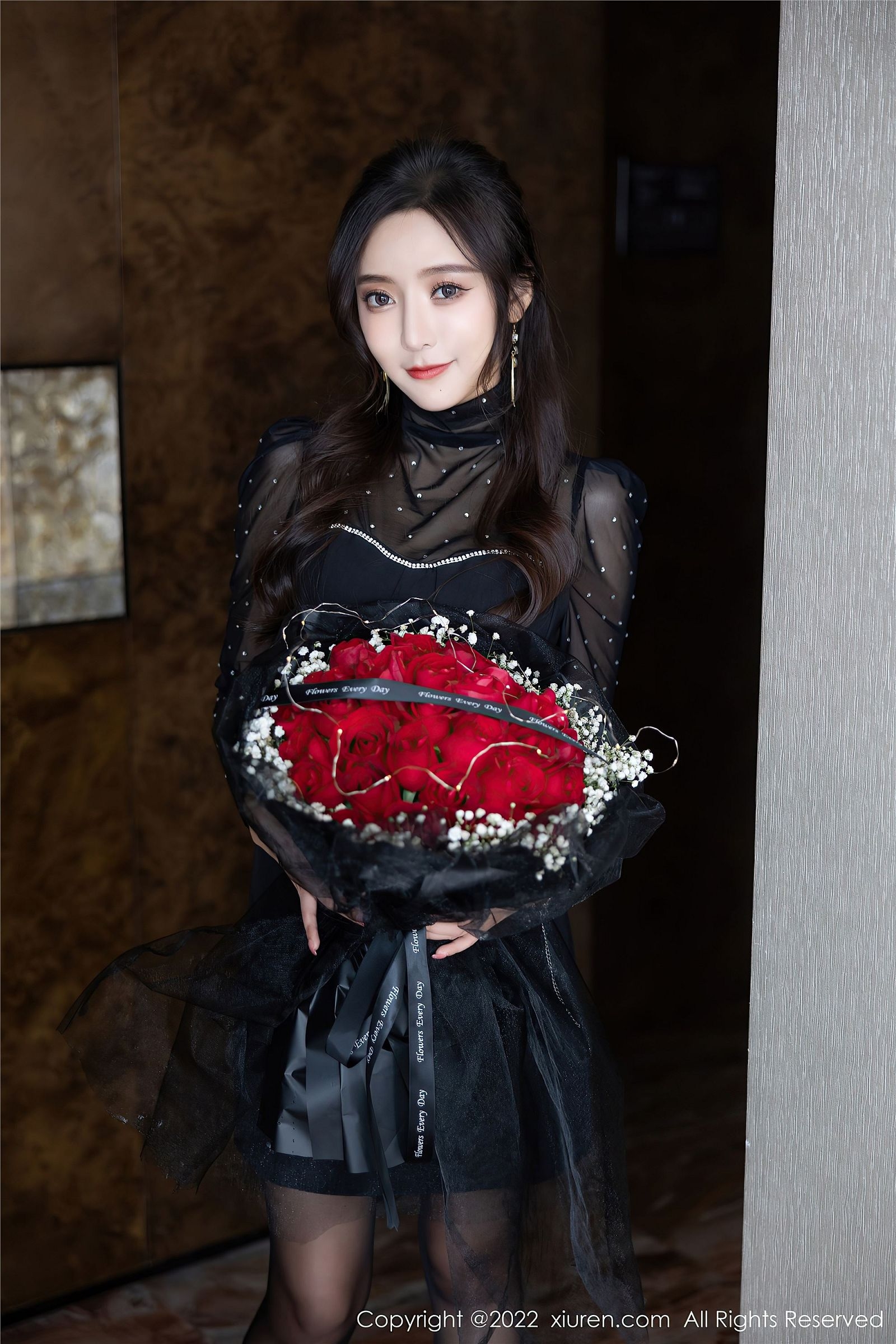 王馨瑶yanni神级长腿大方展现，绝美仙气十足