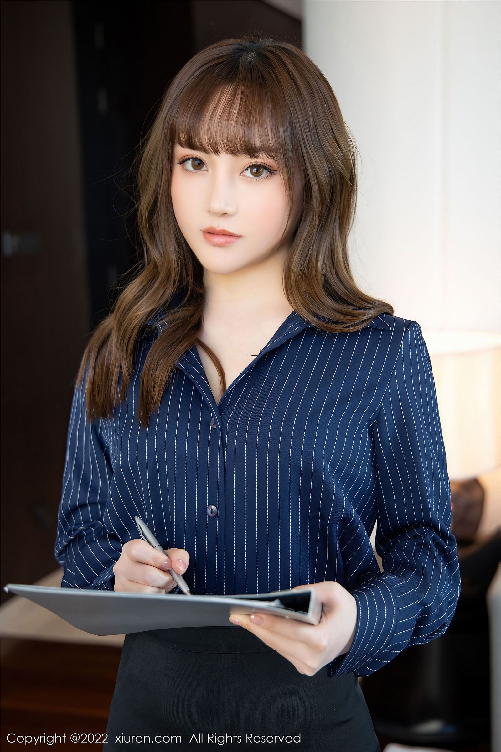 销魂辣模豆瓣酱最爱晒深沟，浑圆双峰塞满萤幕